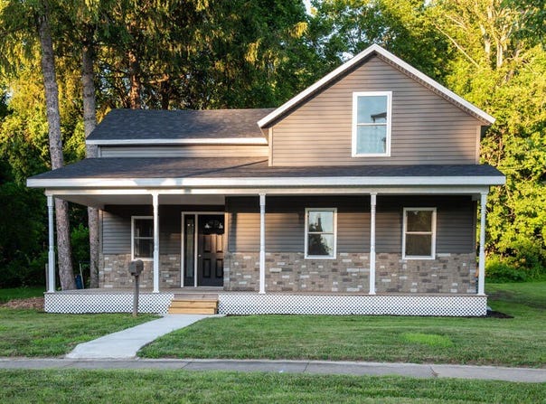 1120 8th Street, Three Rivers, MI 49093