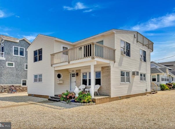 1502 N BARNEGAT AVENUE, SURF CITY, NJ 08008