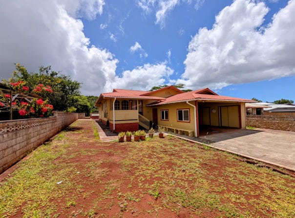 1525 Pakali Pl, Lanai City, HI 96763-1525