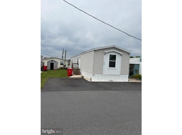 33 KEYSTONE Road, READING, PA 19606