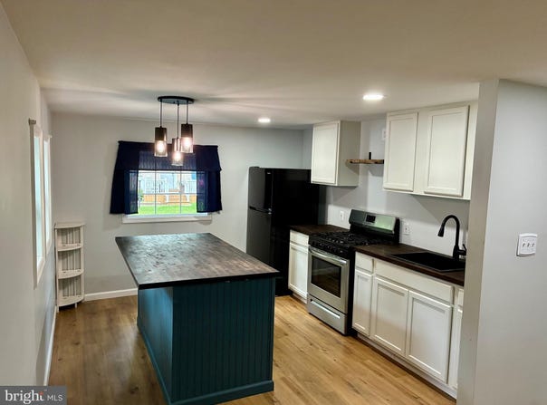 12 HAZELWOOD DR, PITTSGROVE, NJ 08318