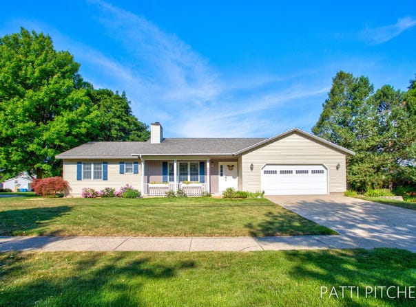 1107 S Griffin Street, Grand Haven, MI 49417