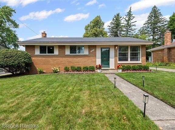 437 Meadow Lane, Rochester, MI 48307