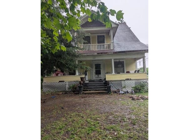 709 Elm St, Slater, MO 65349