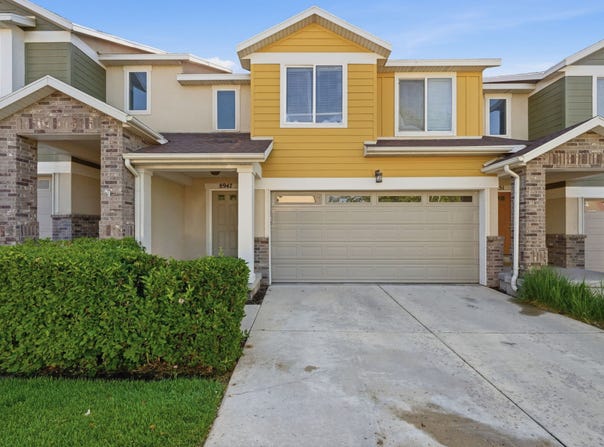 8947 S HEIGHTS Dr E, Sandy, UT 84094