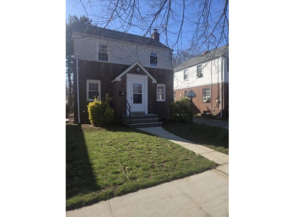 28 Landau Avenue, Floral Park, NY 11001