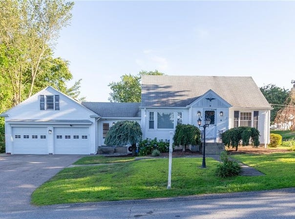 9 Cannon Street, Cranston, RI 02920