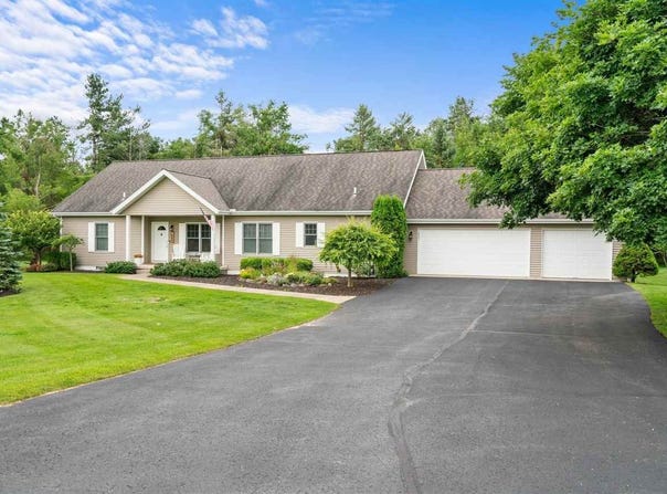 3943 LEGACY UNIT 21, HARBOR SPRINGS, MI 49740