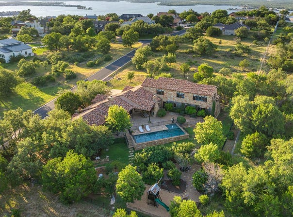 205 Hi Ridge Rd, Horseshoe Bay, TX 78657