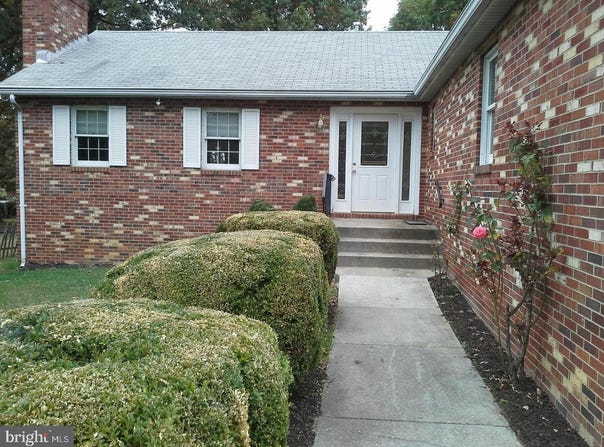 8822 SAUNDERS Lane, LANHAM, MD 20706