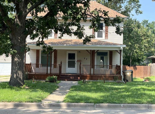 311 S West Ave, Lyons, KS 67554