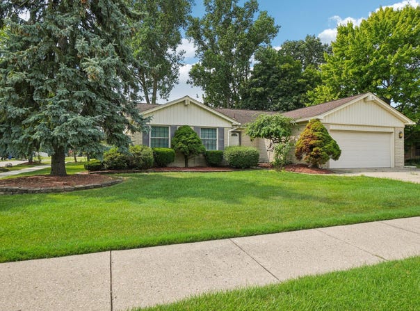 42609 Addison Avenue, Canton, MI 48187