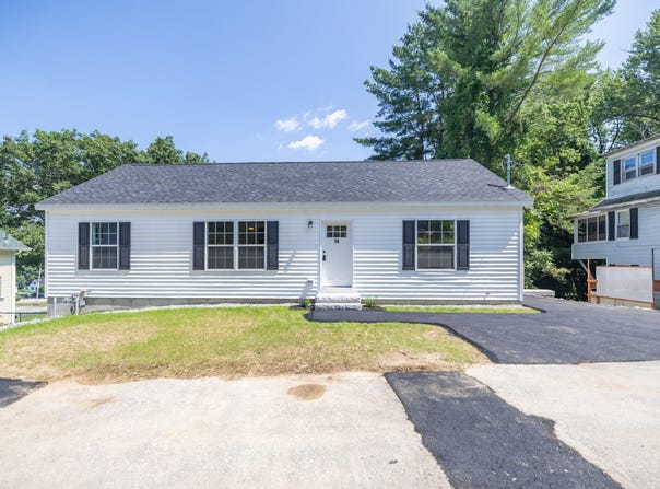 18 Hazel Street, Auburn, ME 04210
