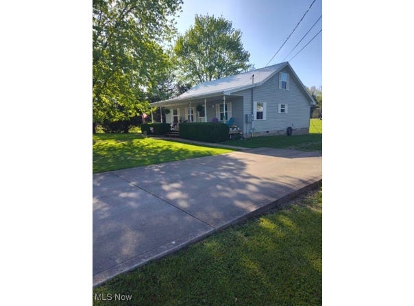 297 Hales Landing, Elizabeth, WV 26143