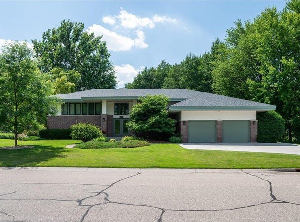 5365 Union Terrace Lane N, Plymouth, MN 55442