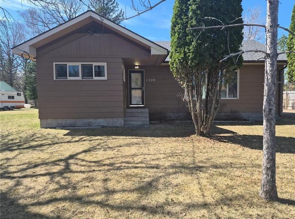 1520 10th Avenue, International Falls, MN 56649