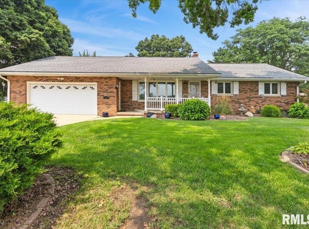 107 OAKLAND Avenue, Washington, IL 61571