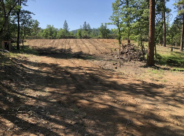 2093 Robertson Bridge Road, Grants Pass, OR 97526