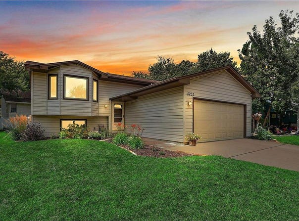 5237 Scott Avenue N, Crystal, MN 55429
