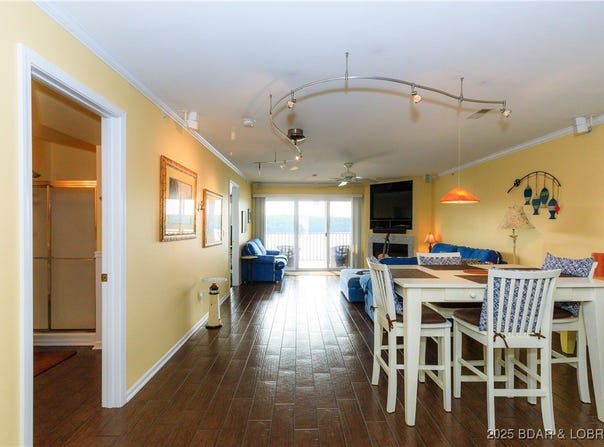 164 Park Place Lane, Kaiser, MO 65047