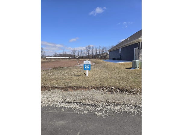 903 BLACK SWAN Drive, MENASHA, WI 54952