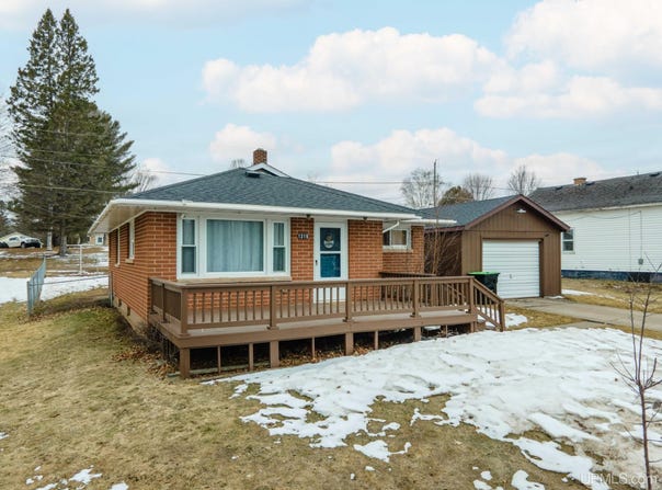 1319 N River Avenue, Iron River, MI 49935