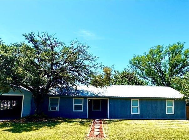 704 W Brazos Street, Groesbeck, TX 76642