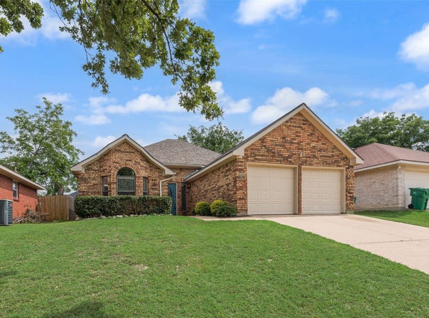 907 Sharp Drive, Cedar Hill, TX 75104