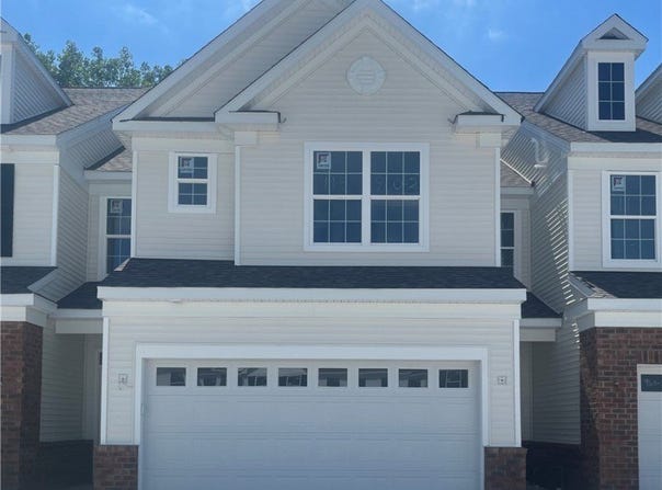 960-2 Memory Lane, Aurora, OH 44202