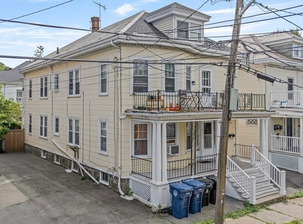 9 Hancock St, Salem, MA 01970