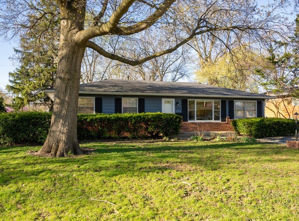 602 E Sunnycrest Court, Urbana, IL 61801