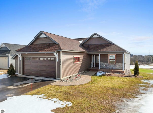 2808 W CROWN DRIVE, TRAVERSE CITY, MI 49685