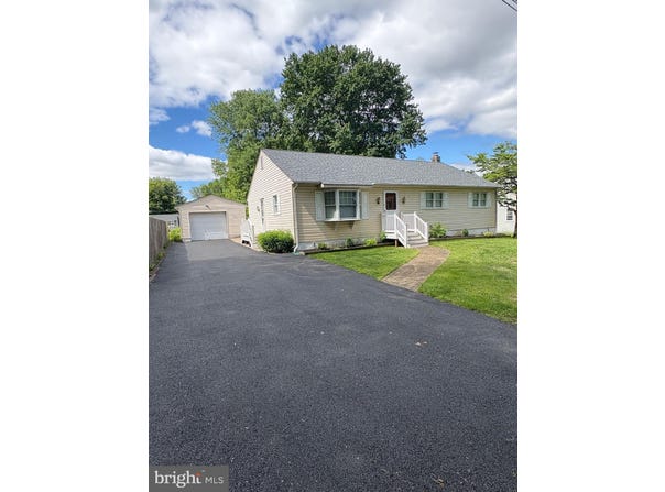 461 E MYRTLE AVENUE, FEASTERVILLE TREVOSE, PA 19053