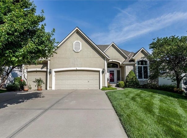 19326 W 98th Street, Lenexa, KS 66220