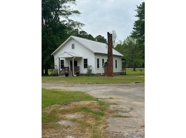 480 Veterans Memorial, Kosciusko, MS 39090