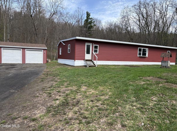 55 Mason Lane, Pittstown, NY 12180