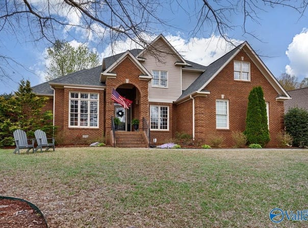 2616 Bransford Trail SE, Owens Cross Roads, AL 35763