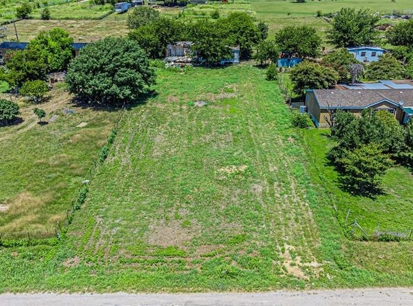 8801 Kelly Lane, Alvarado, TX 76009