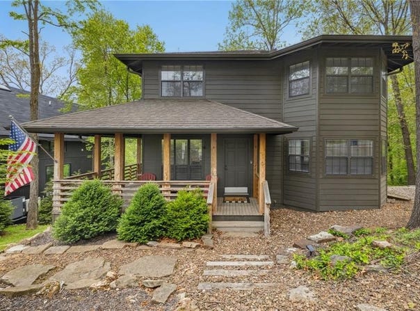 16 Ilford  LN, Bella Vista, AR 72715