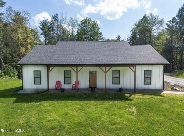 10 Terra Ferma Dr, Egremont, MA 01258