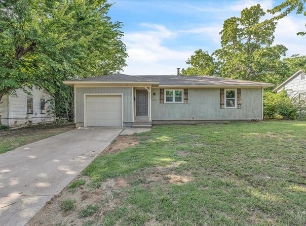 1113 S Locust Drive, Midwest City, OK 73110