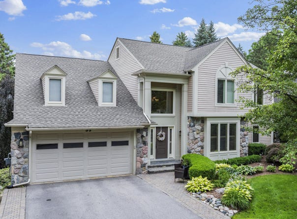 33 Boulder Lane, Bloomfield Hills, MI 48304