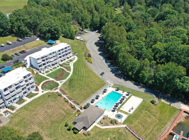 1085 BLUEWATER DR, MONETA, VA 24121