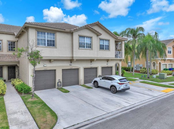 13227 SW 42nd St, Miramar, FL 33027