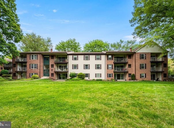 180 DRUMMERS LANE, WAYNE, PA 19087