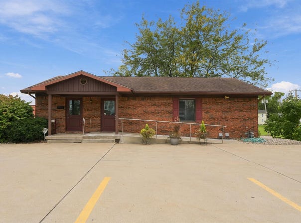 207 W Winona Avenue, Warsaw, IN 46580-4355
