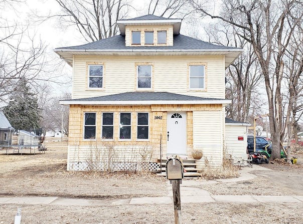 1002 Locust Street, Thomson, IL 61285