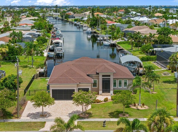 4286 HARBOR BOULEVARD, PORT CHARLOTTE, FL 33952