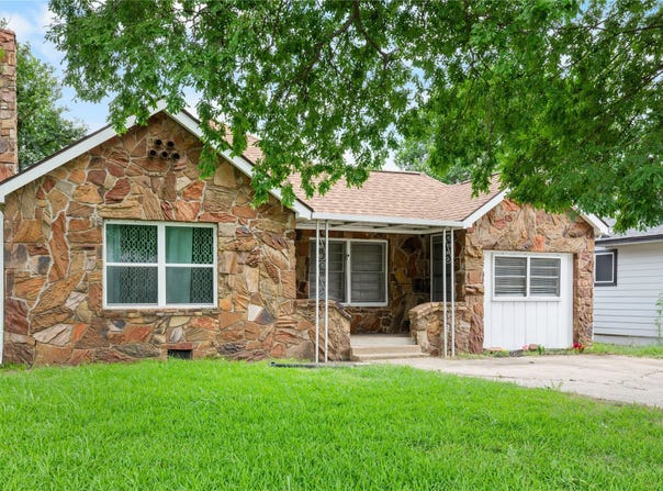 1211 N Harrison Avenue, Sherman, TX 75090