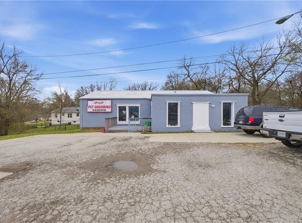 813 SW Oldham Boulevard, Lee's Summit, MO 64063
